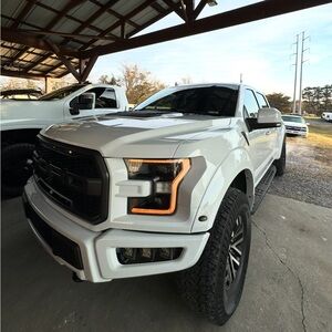 Meet your Posher, Moises